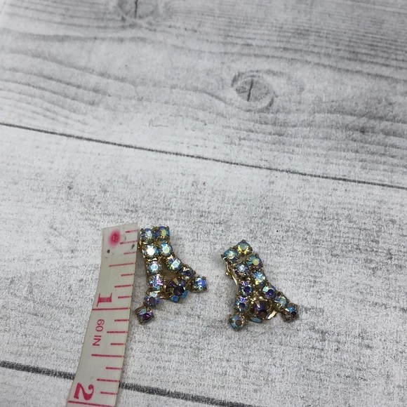 𝅺Vintage blue AB rhinestone statement glam clip on earrings. - Picture 4 of 5